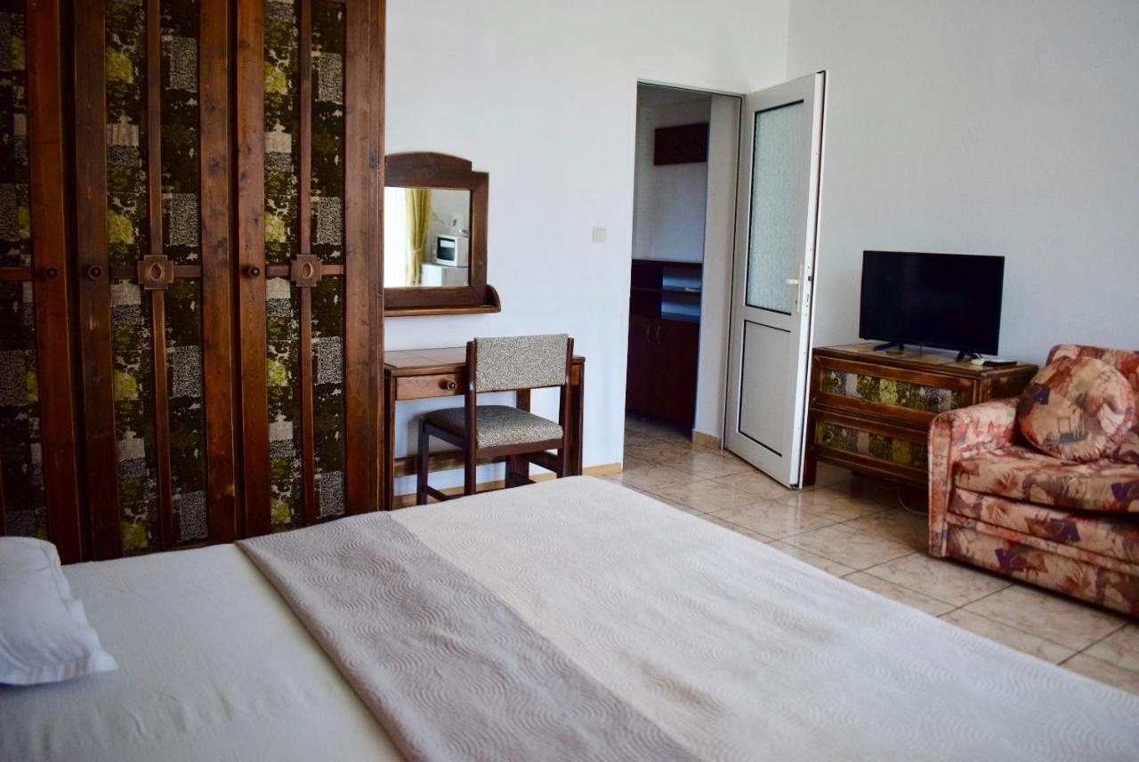 Family Hotel Apolonia Sozopol Exterior photo